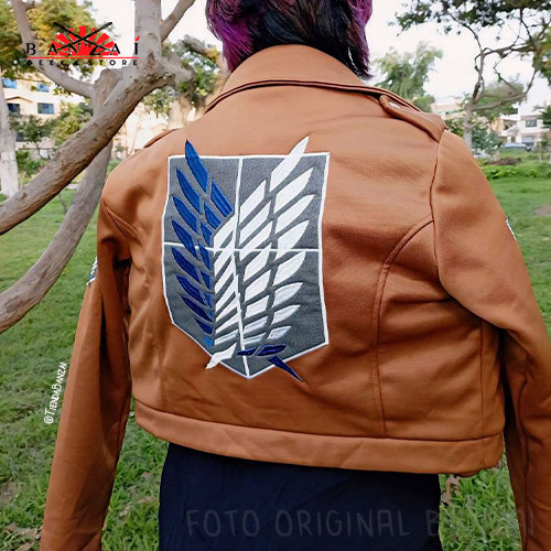 chaqueta attack on titan