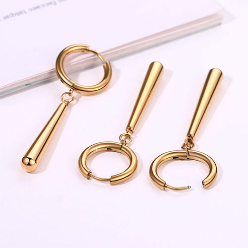ARETES DE ACERO INOXIDABLE RORONOA ZORO (Inspirado en One Piece/Cosplay)